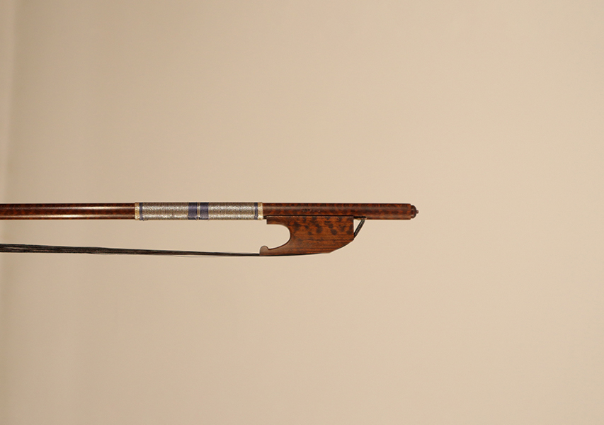 Archet Baroque Violoncelle, modèle personnel, 71gr, dètail hausse avec crémallière